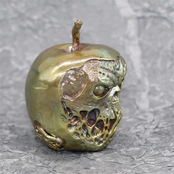 Čistej Medi Punk Lebka Hlavy Jed Apple Tvar Socha 9.5 cm Výška Mosadzná Socha Auto Ornament Dekorácie Halloween Darček Plavidlá