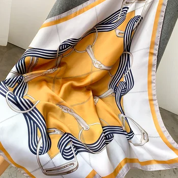 2020 Luxusné značky opaľovací Krém hodvábne Šatky nové letné prímorské kerchief populárne prúžok Tlače Pláž uterák pani zima 70X70CM Šatku