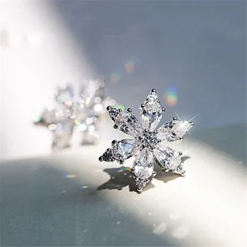 Roztomilý Crystal Snowflake Náušnice Biele Zlato Jasné, Biely Zirkón Hviezda Flower Stud Náušnice Pre Ženy, Svadobné Uchu, Gombíky, Šperky, Cz