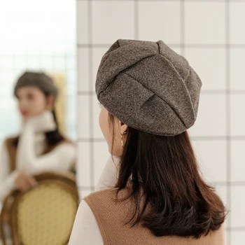 Nové Jesenné zimné jemné ženské vlnené keper klobúk rose tvar retro Britský štýl vysoký stupeň jednoduchosti zodpovedajúce módne teplé beret čiapky