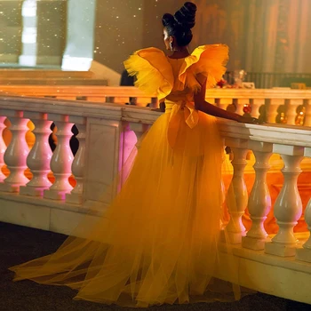 Móda Žltá Vysoká Nízka Prom Šaty Sexy Hlboko V Krku Sprievod Formálne Šaty Krátke Večerné Party Šaty 2020 Župan De Soiree