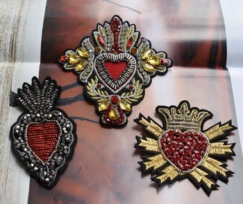 2piece Korálkové Crystal Red Diamond Srdce Koruny Škvrny Výšivky Nášivka Šiť na Zlatý Odznak Oblečenie Craft Šitie
