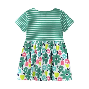 Skákanie metrov nový navrhnutý prekladané letné šaty, baby, dievčatá roztomilý kvetinový oblečenie s prinred niektoré kvety hot predaj 2018