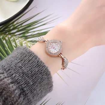 Hot Značky Luxusný Náramok Ženy Módne Hodinky Quartz Crystal Drahokamu Hodinky Dámy Bežné Šaty Náramkové Hodinky Reloj Mujer