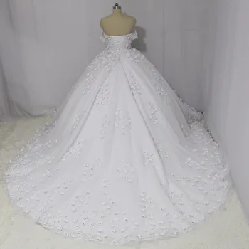 Luxusné Milú Appliqued Korálkové 3D Kvety bez Rukávov plesové Šaty, Opuchnuté Čipky Svadobné Šaty 2017