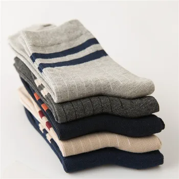 5 Párov Zľavy Pre Jesenné A Zimné Nové Bavlna Módne Trubice pánske Ponožky Tmavé Pruhy Business Ležérne pánske Ponožky