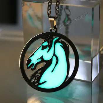 Nový kôň náhrdelník žiariace Náhrdelník Prívesky milovník koní Módne Šperky glow in the dark Horse head keychain