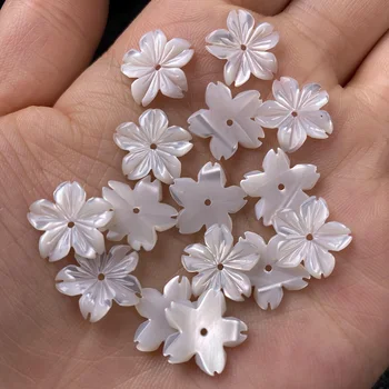 5PC Kúzlo Seashell Kvet Vyrezávané Korálky Prírodná perleť Shell Perly typu 