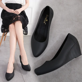 2020 nové sandále žena Han Xia hrubé dno klin jelly topánky plytké úst módne plastové pláže topánky Baotou
