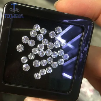 Tbj ,Prírodné White sapphire kolo 4 mm diamond cut,2 ks v jednej veľa cca 0.7 ct pre kutilov, šperky,