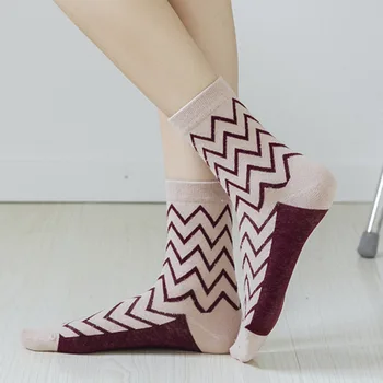10 ks = 5 párov Žien Ponožky Bavlna 2020 Nový Štýl pre Jesenné a Zimné Retro Japonský Sawtooth Wave Vzor Ponožky ženy