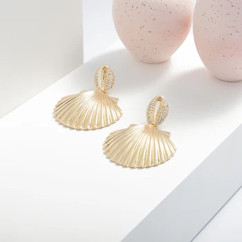 Móda Luxulry Šperky Stud Náušnice 2020 Zliatiny Drahokamu v Drop Shell Roztomilý kórejský Zlato Trendy Ženy, Doplnky, darčeky