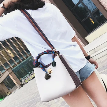 Tašky pre ženy kabelka dizajnér Lete nové širokopásmové taška cez rameno kórejská verzia divokého Posla klobúk páse s nástrojmi vedro vrece