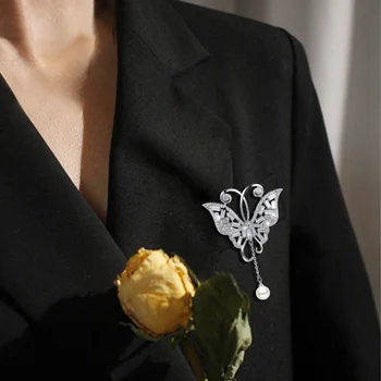 EUDORA medi kovové Cubic Zirconia Motýľ Brošňa Pre Ženy Zlaté Pripraviť Nastavenie Crystal Svadobné Dekorácie Zvierat Corsage Kolíky