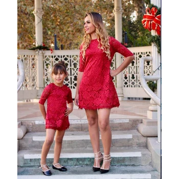 Rodina Zodpovedajúce Oblečenie Rodič-dieťa Výstroj Nové Letné matka Čipky šaty Mama a dcéra červené šaty módne štýl lete