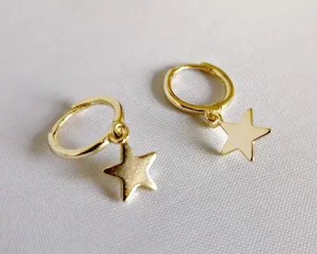 Jednoduché hviezdy visieť náušnice Zlatá farba vianočný darček minimálne sladké star dizajn kúzlo drop náušnice pre dievča